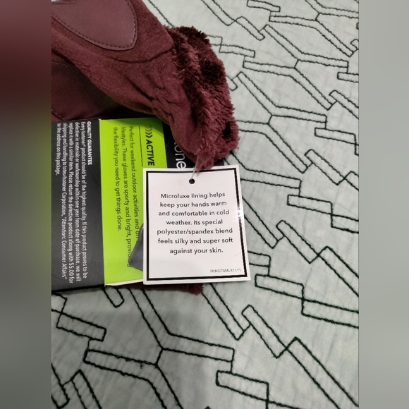 Isotoner Gloves - Picture 9 of 10